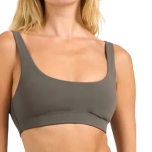 Vuori Daily Sports bra in green